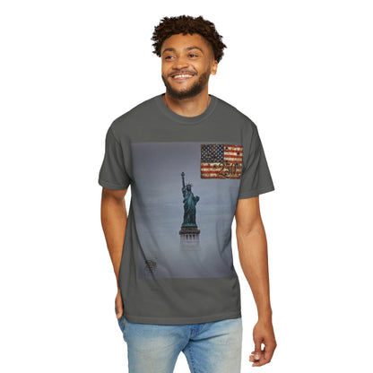Statue of Liberty American Flag T-Shirt  Vintage Patriotic Tee